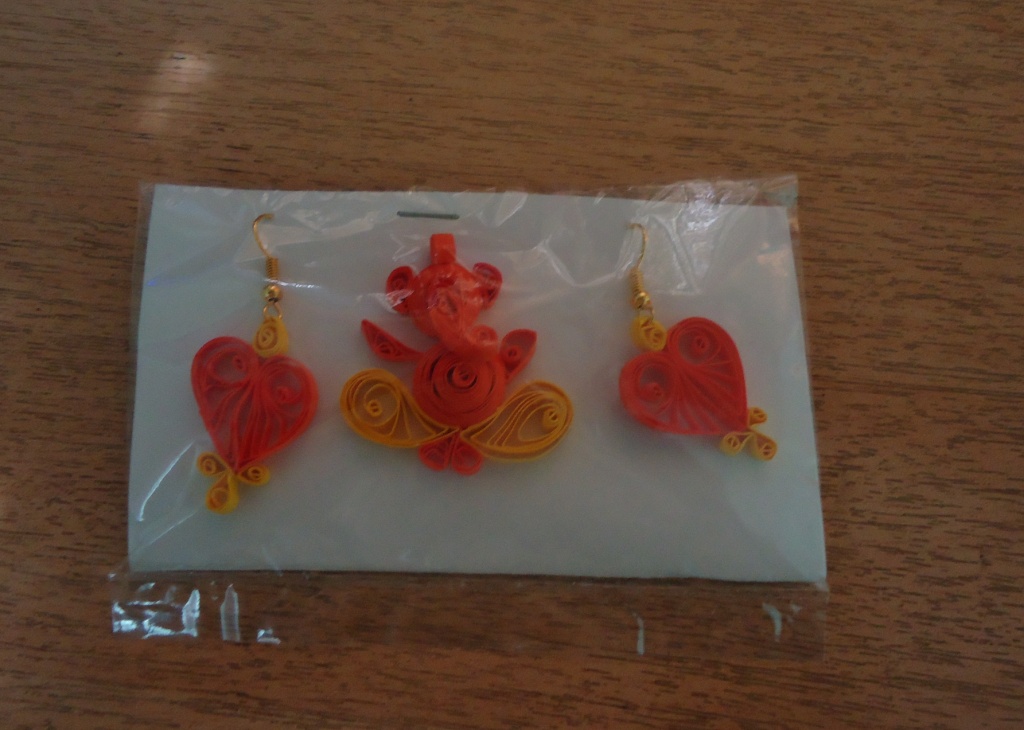 Earrings, arts, crafts, quilling